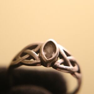 Celtic knot ring